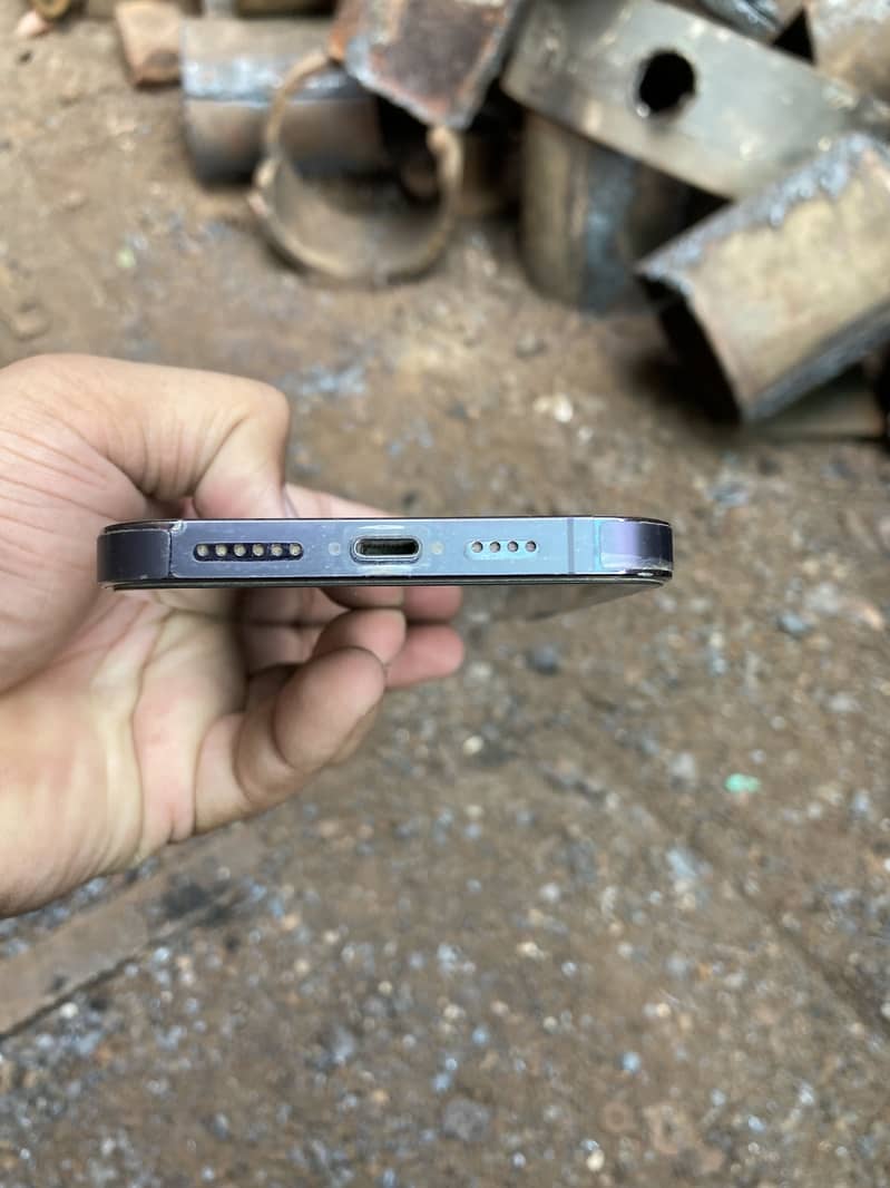 Apple iPhone 14 Pro Max 1