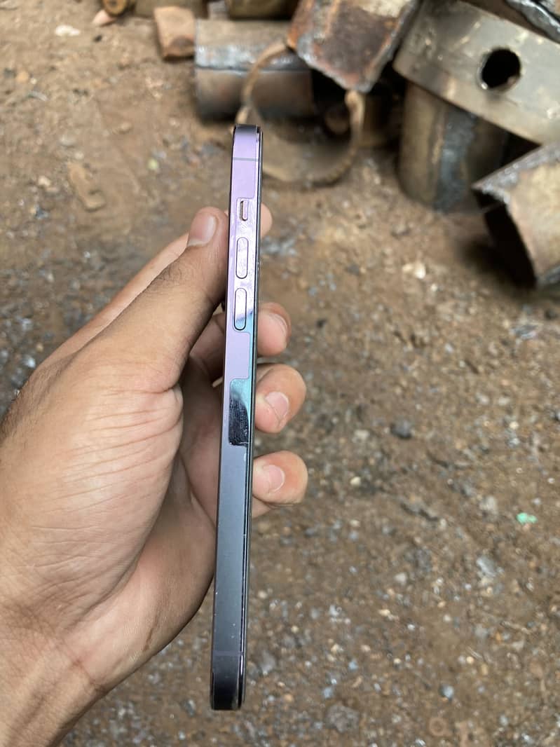 Apple iPhone 14 Pro Max 4
