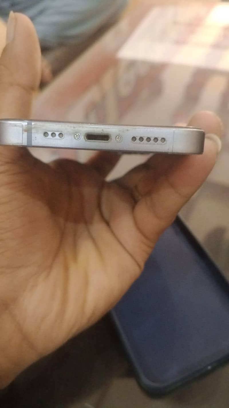 Apple iPhone 14 4