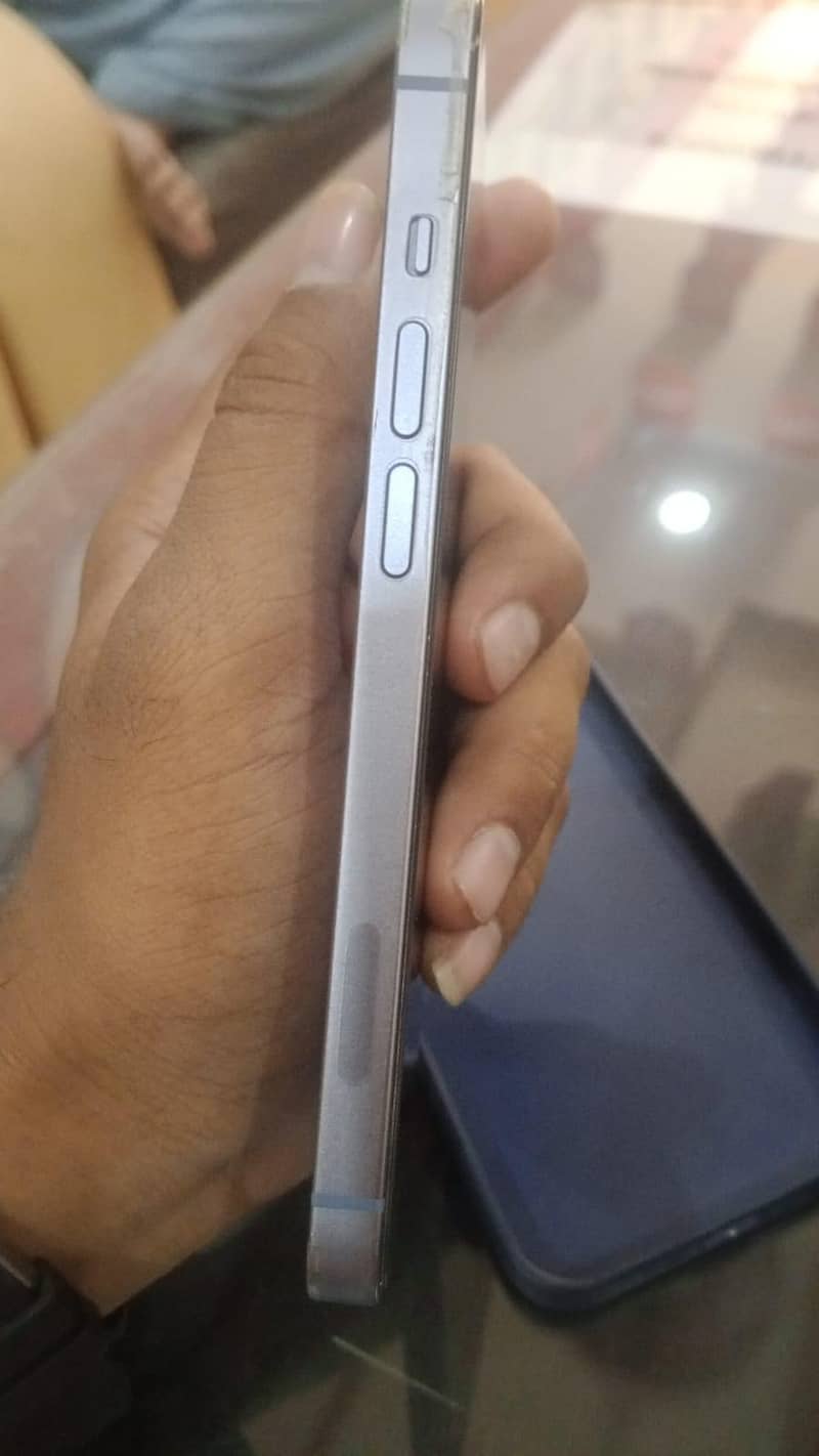 Apple iPhone 14 7