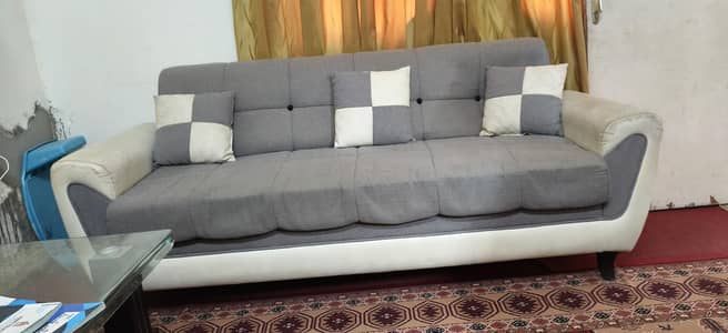 7 Seater Sofa Set under warranty