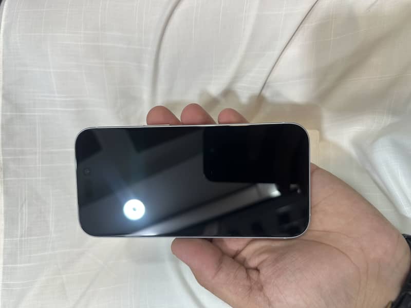 Apple iPhone 15 2