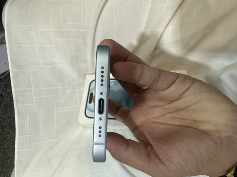 Apple iPhone 15 6