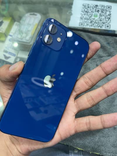Apple iPhone 12