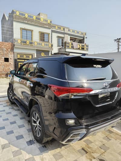 Toyota Fortuner V 2019