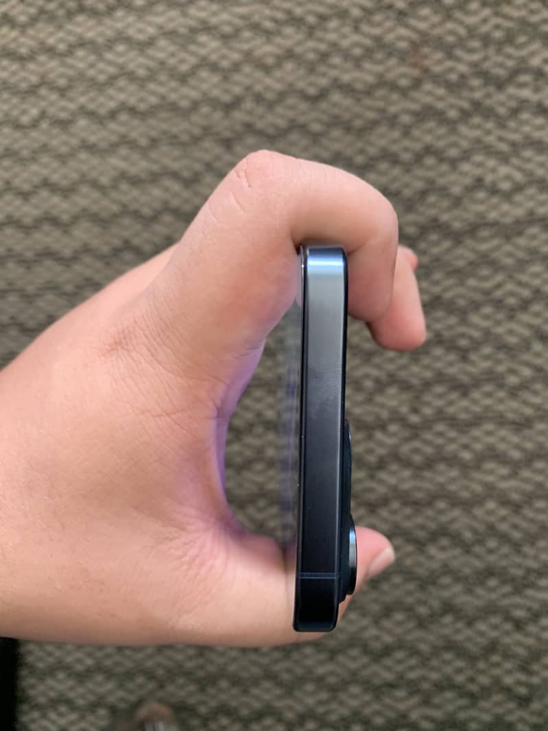 Iphone 15 pro max 3