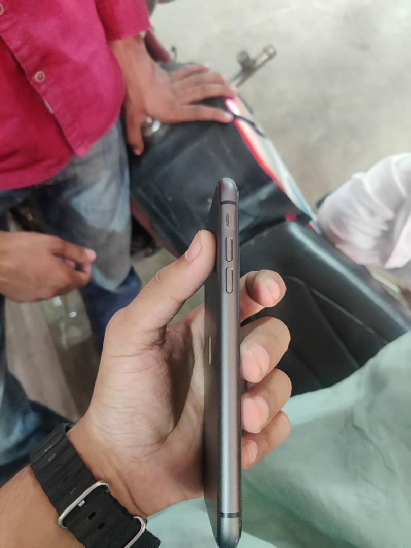 Apple iPhone 11 1