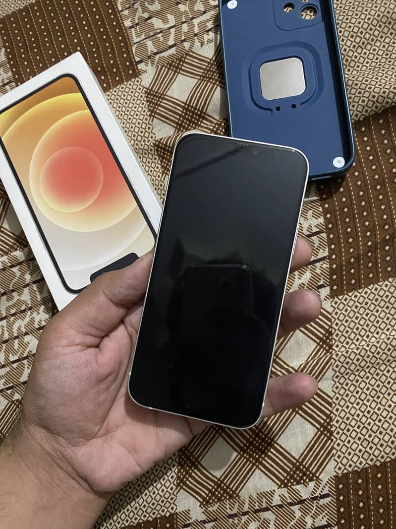 Apple iPhone 12 3