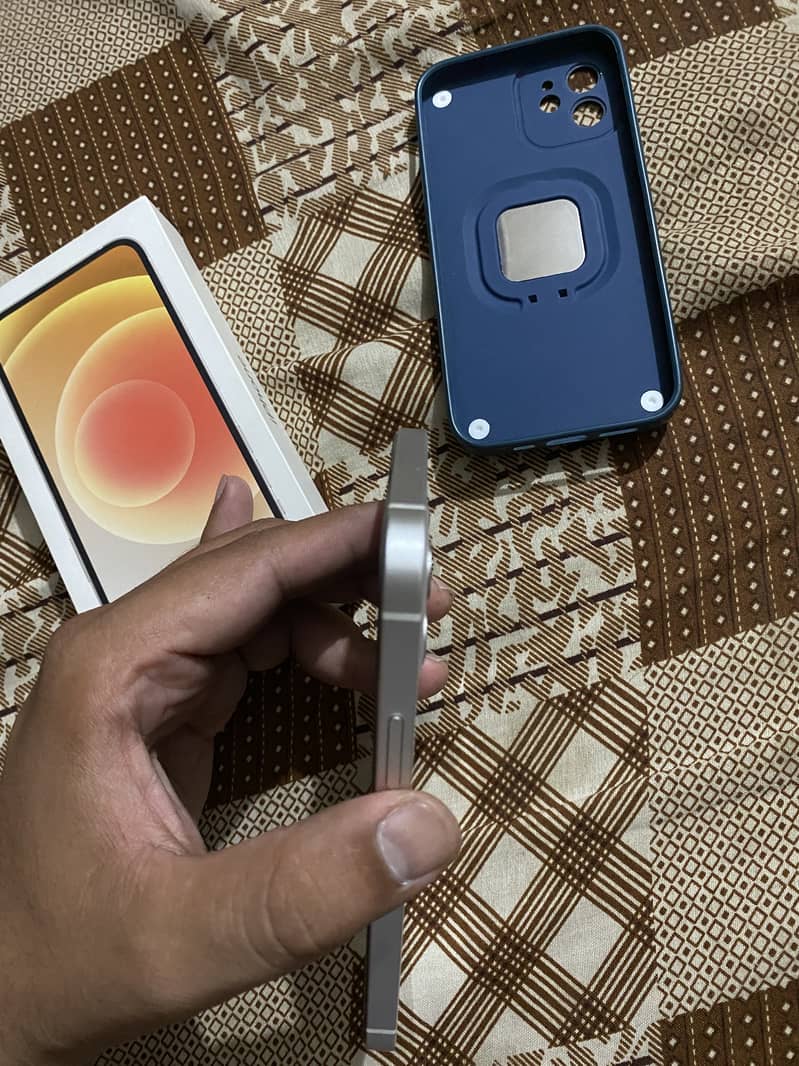 Apple iPhone 12 5