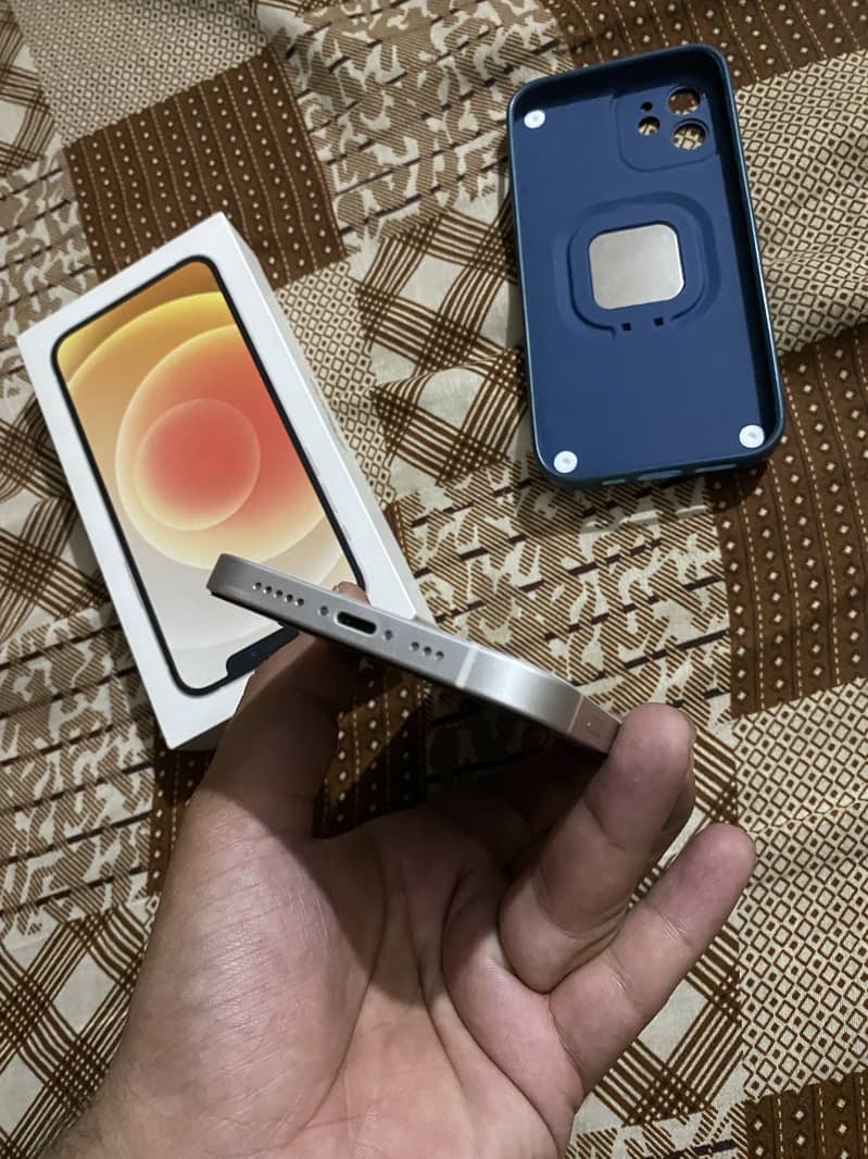 Apple iPhone 12 7