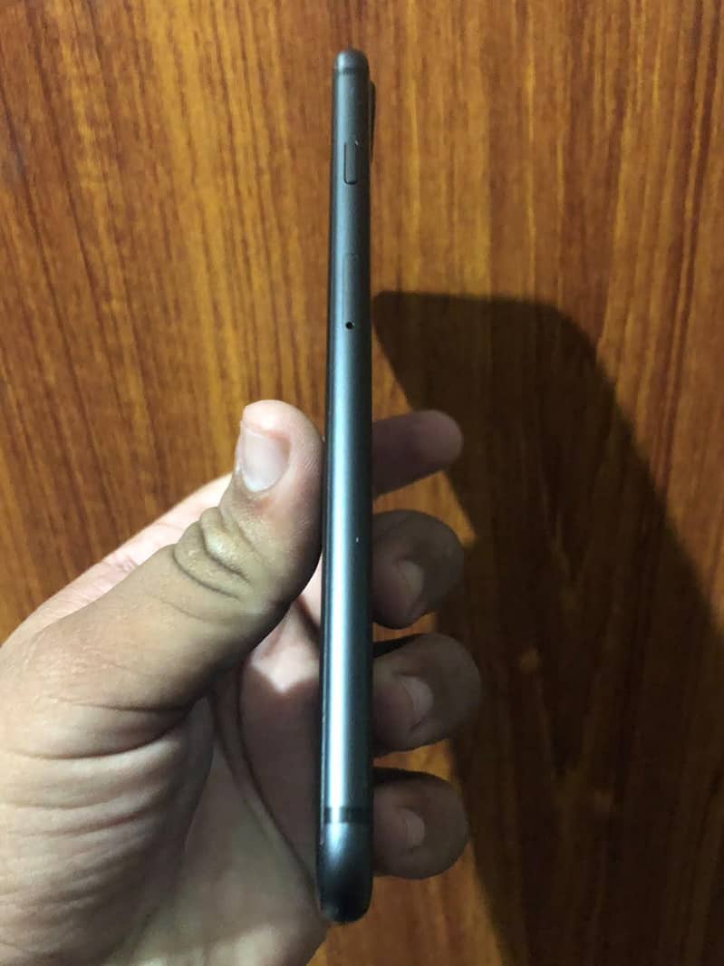 Apple iPhone 8 Plus 2