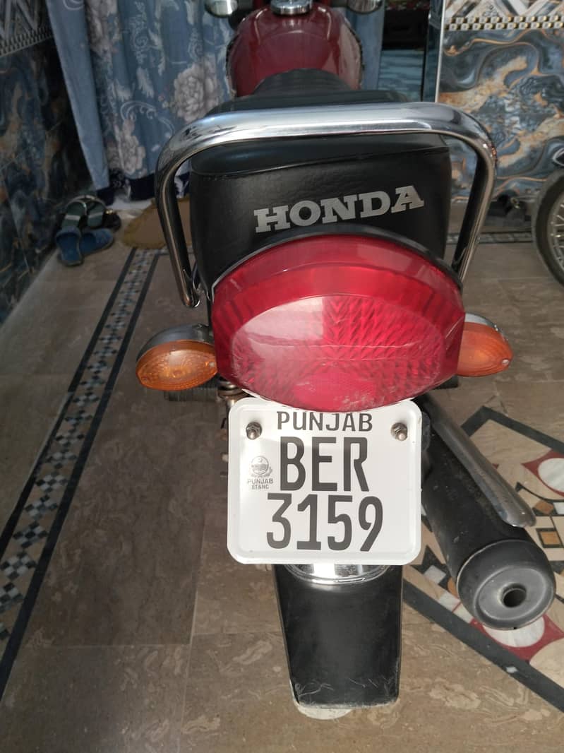 single hand used 5