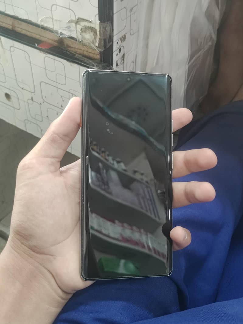 Tecno CAMON 40 Pro 4