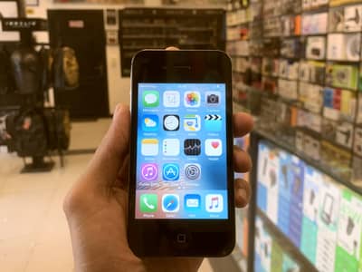 Apple iPhone 4S 8GB Black USA Version Collector Phone