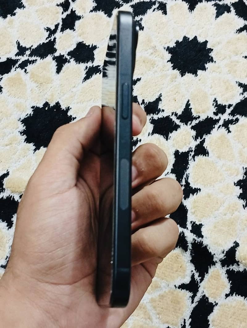 Apple iPhone 15 8
