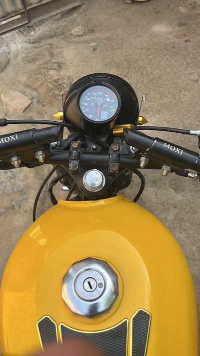 Hi speed motorcycles 70cc converted to bomber bee