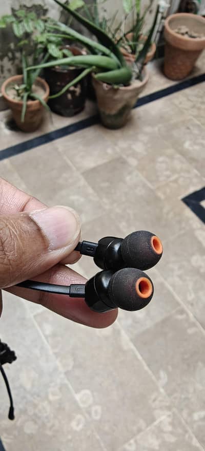 JBL original 100% 3.5mm jeck base booster