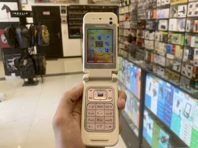 Nokia 7390 Brand New Rare Vintage Flip Phone with Charger