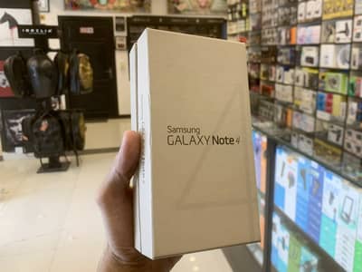 Samsung Galaxy Note 4 Black Brand New Complete Box with S Pen