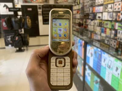 Nokia 7370 Brand New Rare Vintage Swivel Phone with Charger