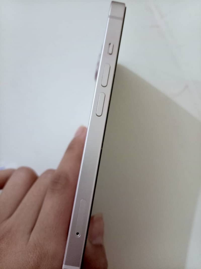Apple iPhone 13 1