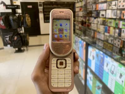 Nokia 7370 Brand New Rare Vintage Swivel Phone with Charger