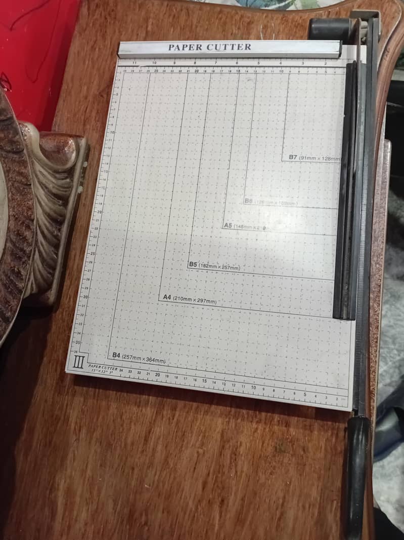 paper cutter 1