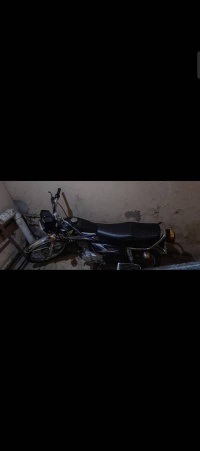 Honda 125 bike 10/10 as new