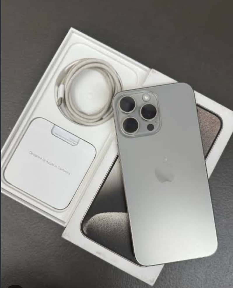 Apple iPhone 15 Pro Max 1