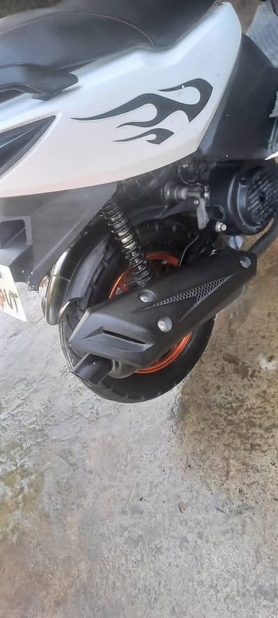 patrol scooty  Japanese condition 10/10 serious Byers contact only