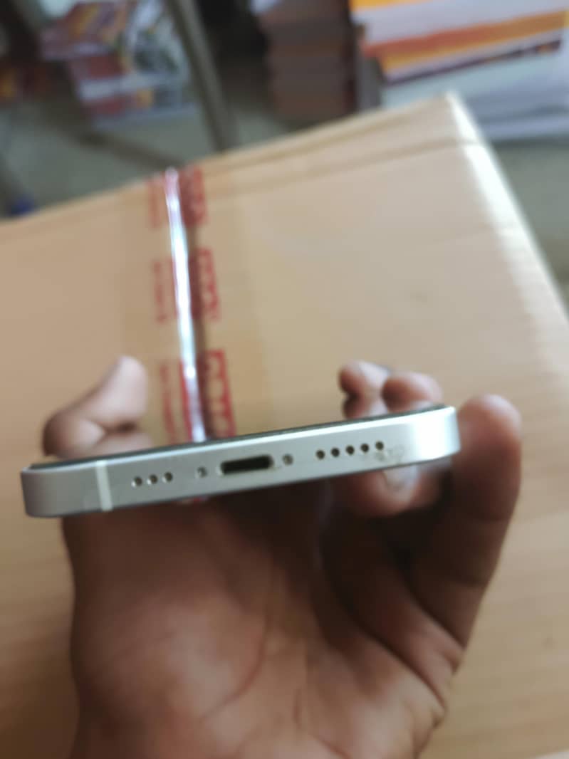 Apple iPhone 12 2