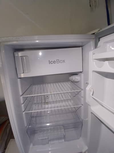 Dawlance Single Door Refrigerator – Only 1 Month Used