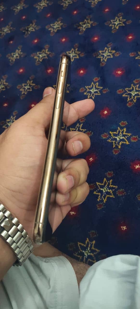 Apple iPhone 11 Pro Max 5