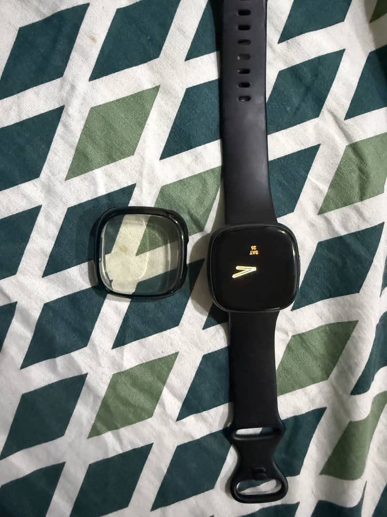 Fitbit versa 4 4