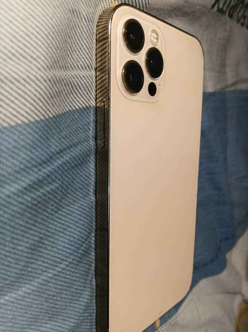 Apple iPhone 12 Pro 1