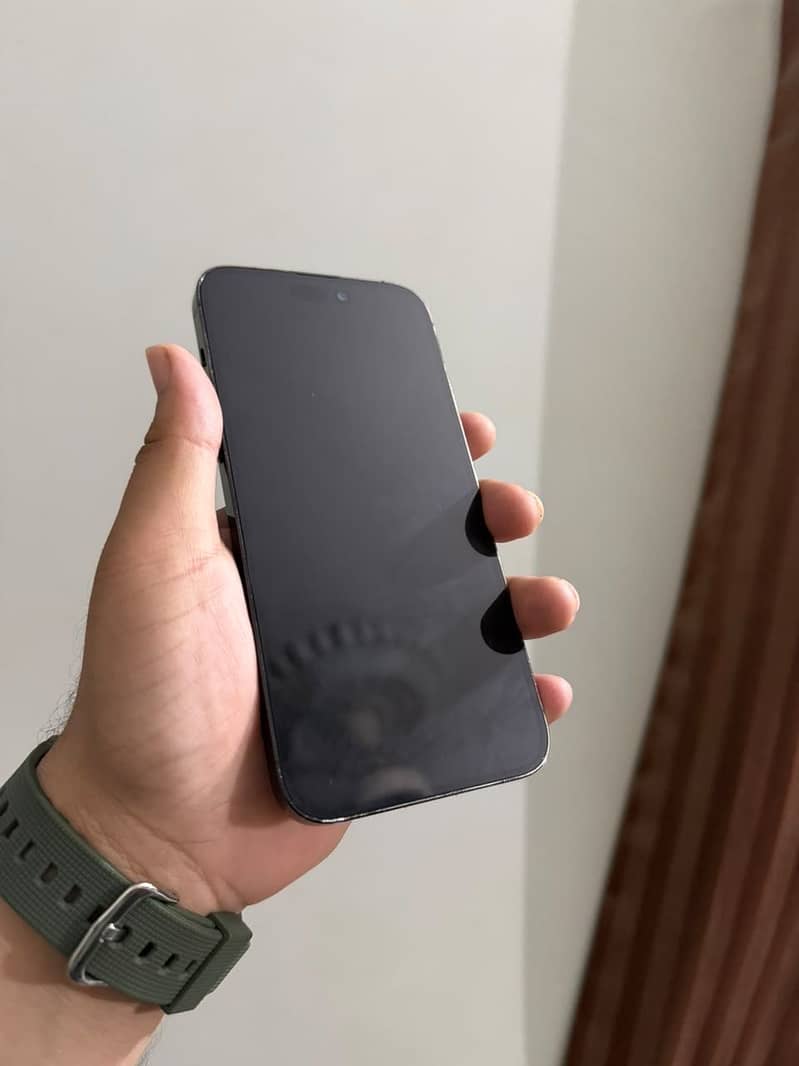Apple iPhone 14 Pro Max 3