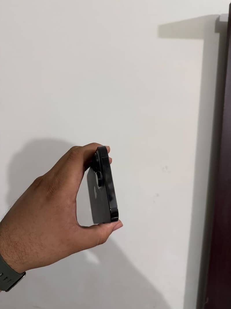 Apple iPhone 14 Pro Max 4