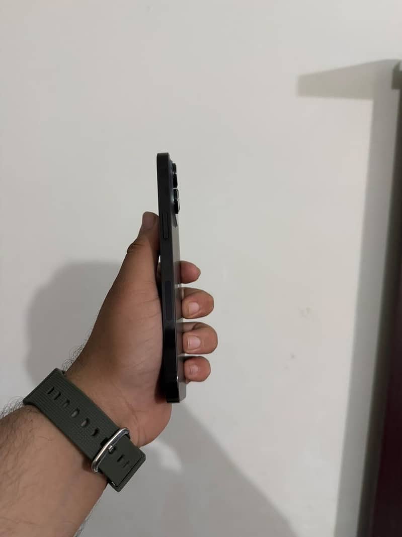Apple iPhone 14 Pro Max 6