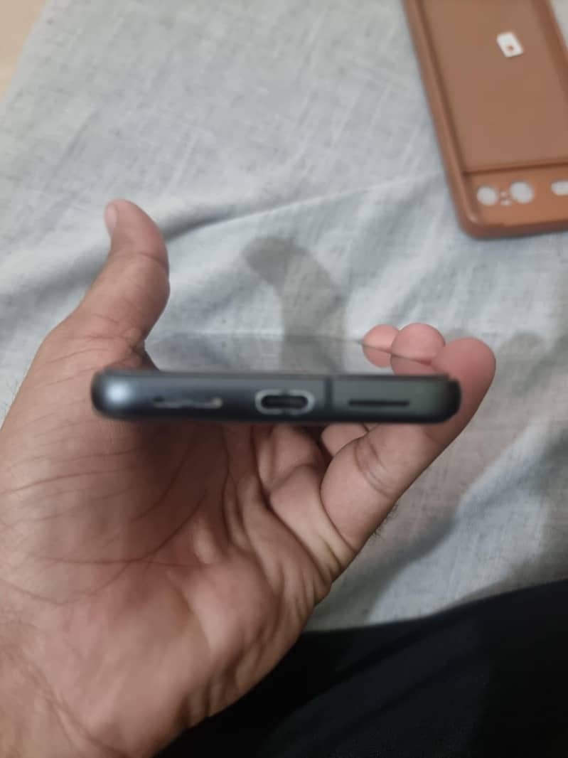 Google Pixel 8 2