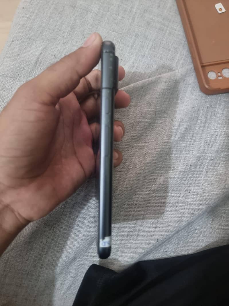 Google Pixel 8 4