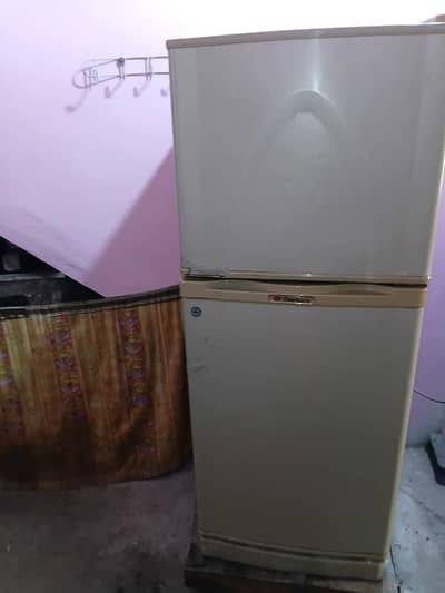 Fridge 7 cubic feet