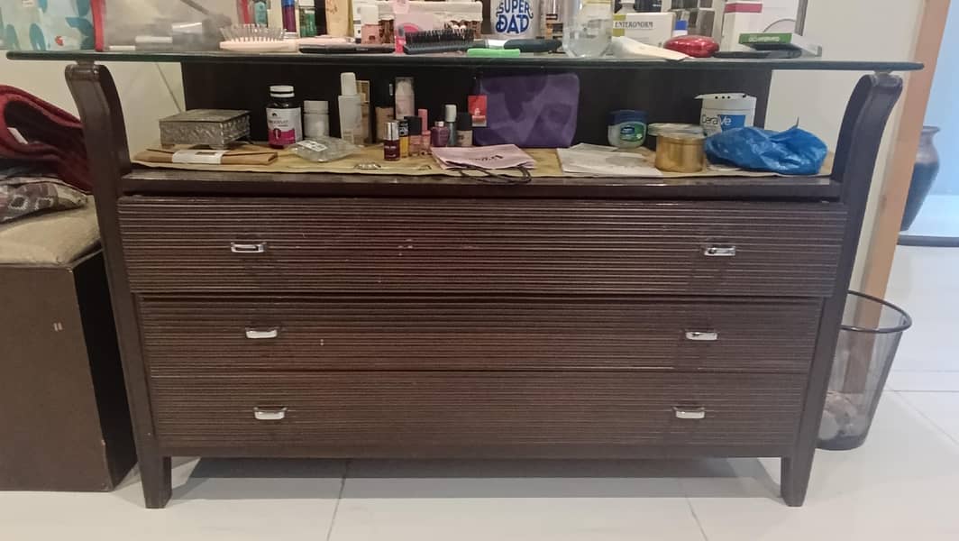 Bed set (King size + side table & dressing table) 0