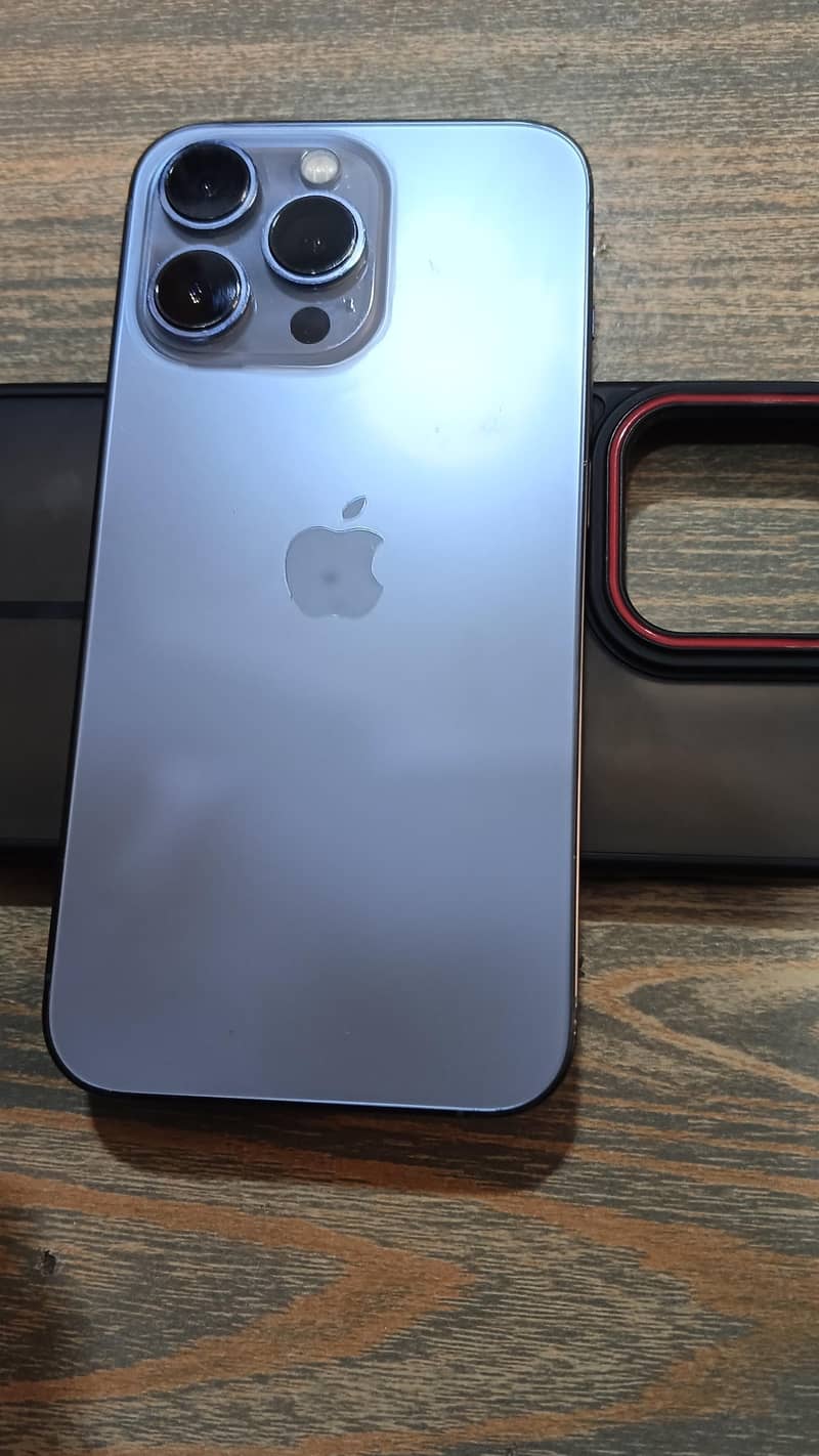 Apple iPhone 13 Pro 1