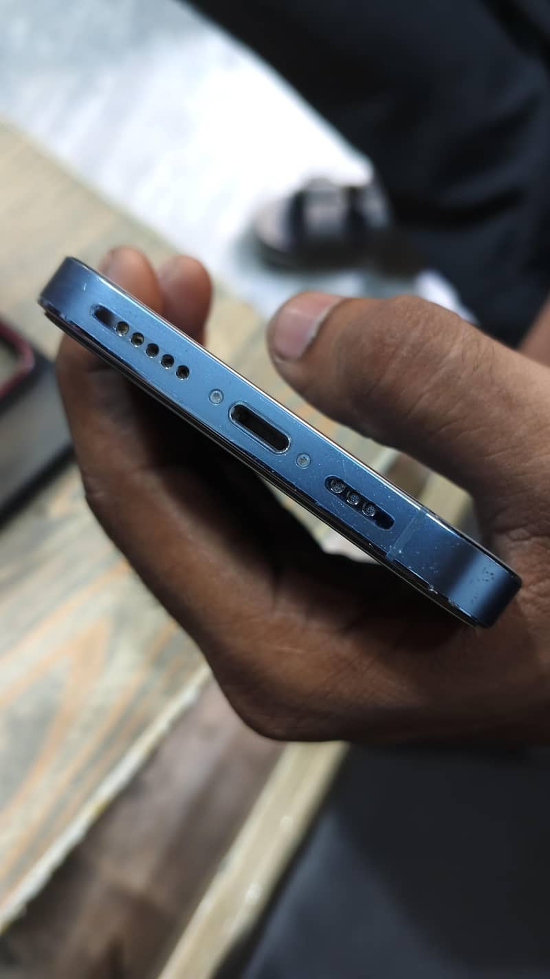 Apple iPhone 13 Pro 2