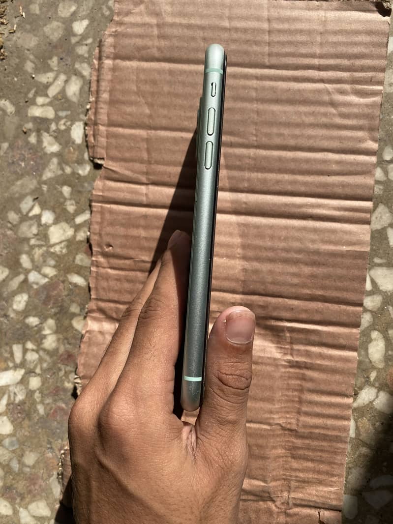 Apple iPhone 11 5