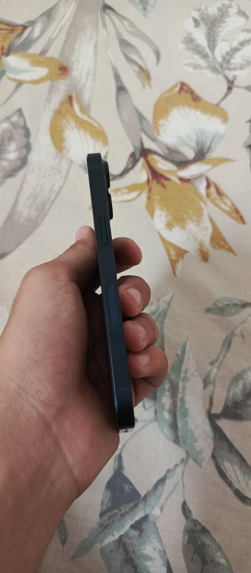 Apple iPhone 13 3