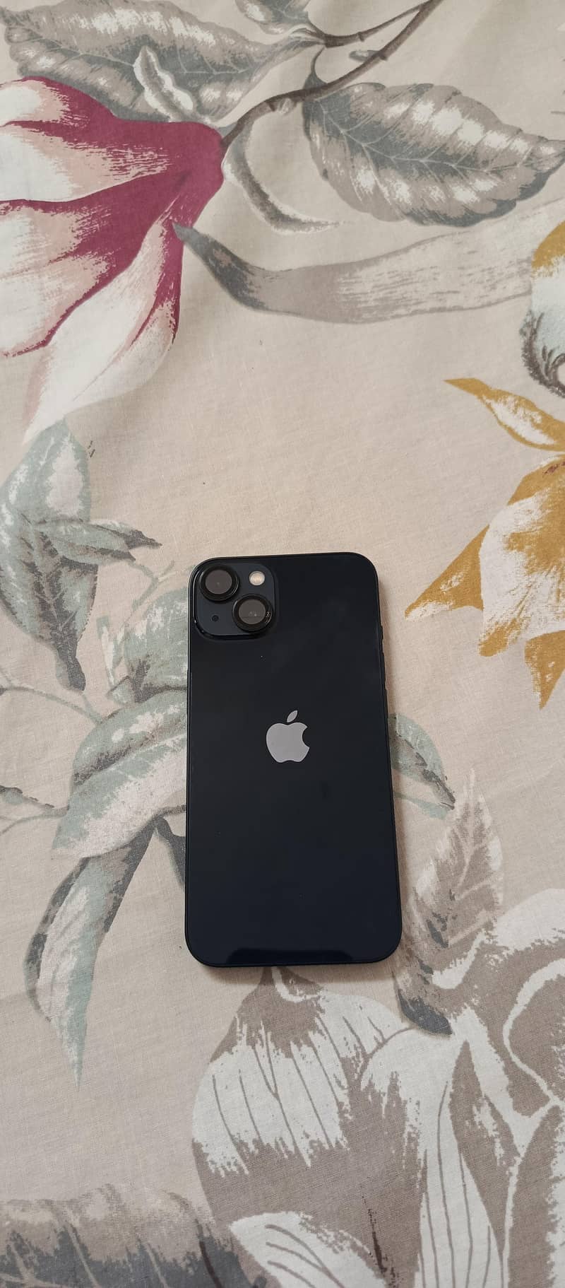 Apple iPhone 13 5