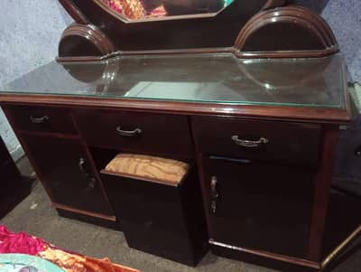 dressing table