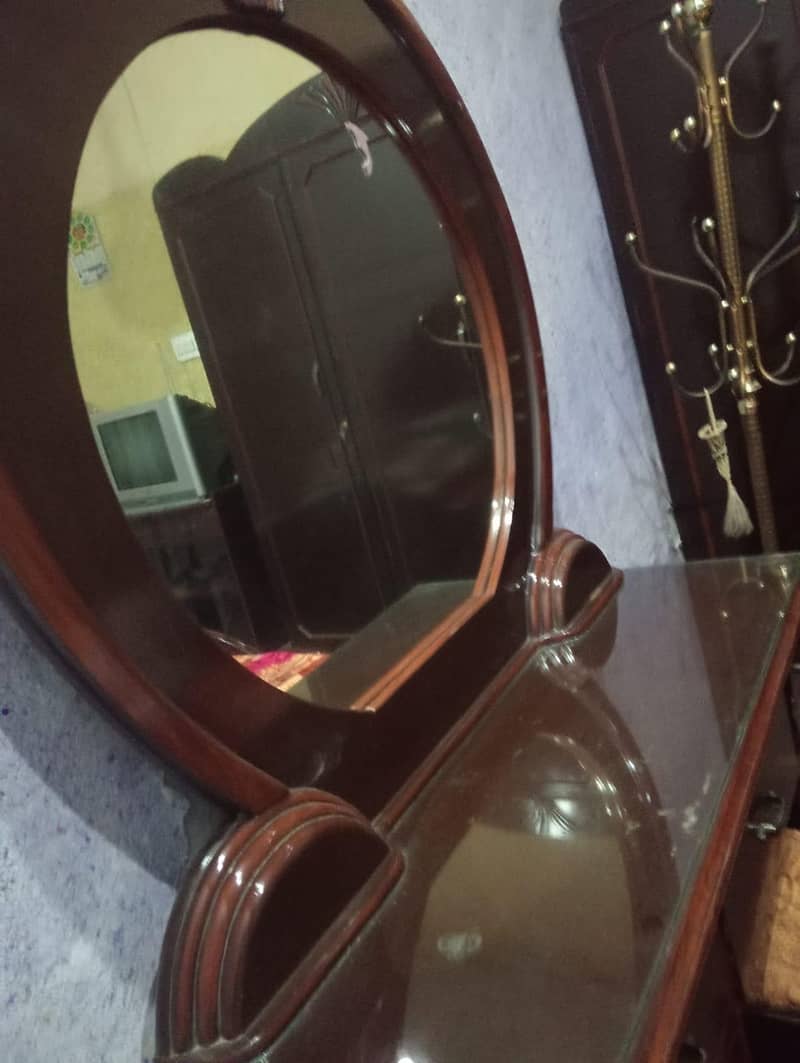 dressing table 1
