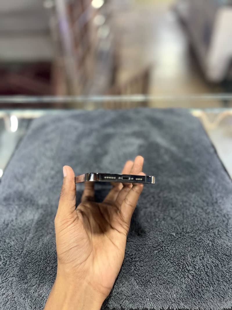 Apple iPhone 13 Pro 1